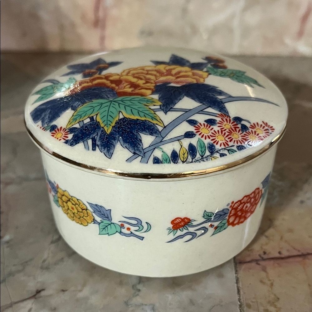 Japanese Porcelain Trinket Jar